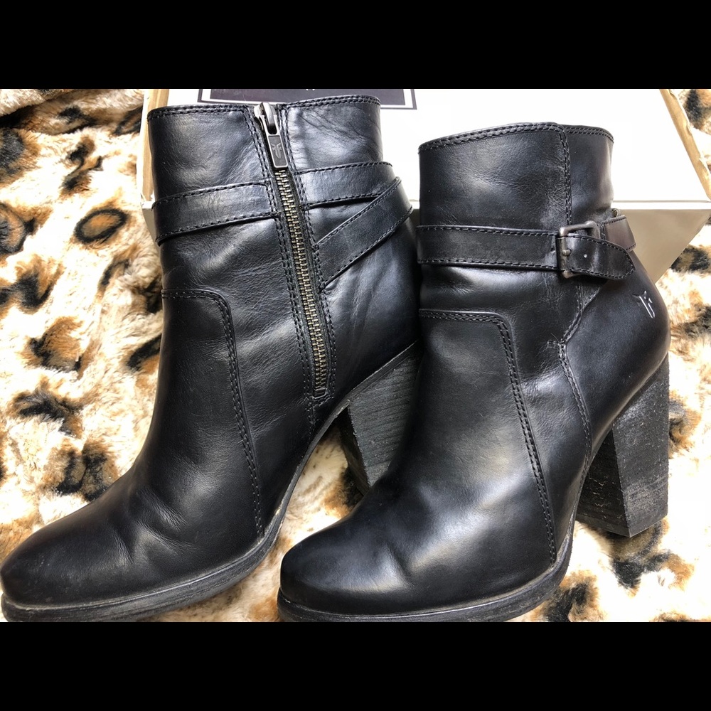 8.5 Frye Patty Riding Bootie Black